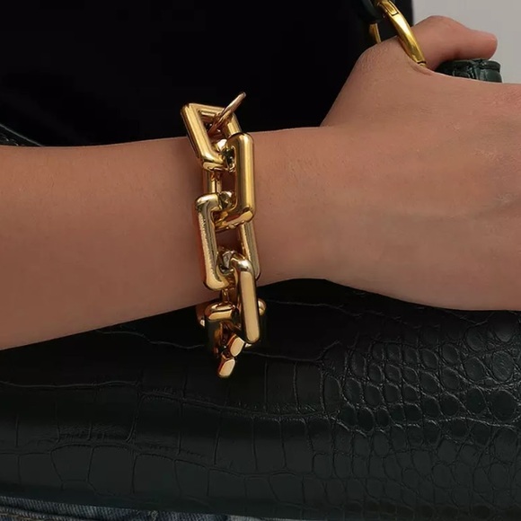 NEW 18k Gold Plated Exaggerated Punk Bracelet - Picture 2 of 6